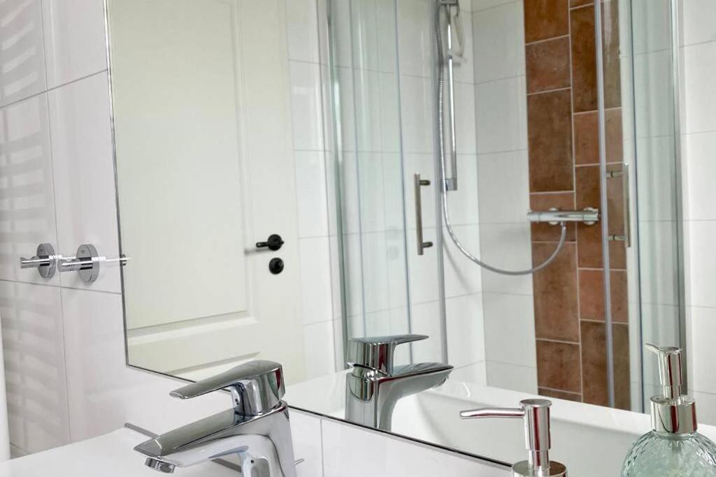 Zentral gelegene Ferienwohnung im Herzen der Pfalz Neustadt an der Weinstraße Exterior foto